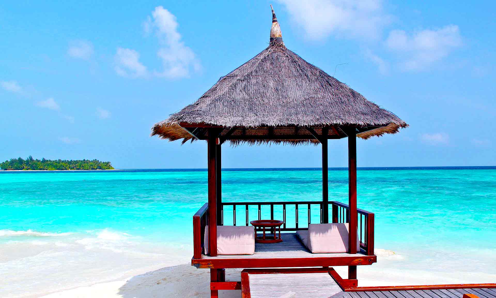 Mercure Maldives Kooddoo Resort