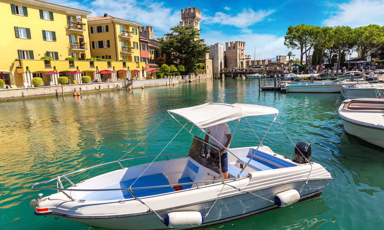 00471 italien gardasee hotels in sirmione motorboot ausflug hotel urlaub reisen sightseeing sehenswürdigkeiten