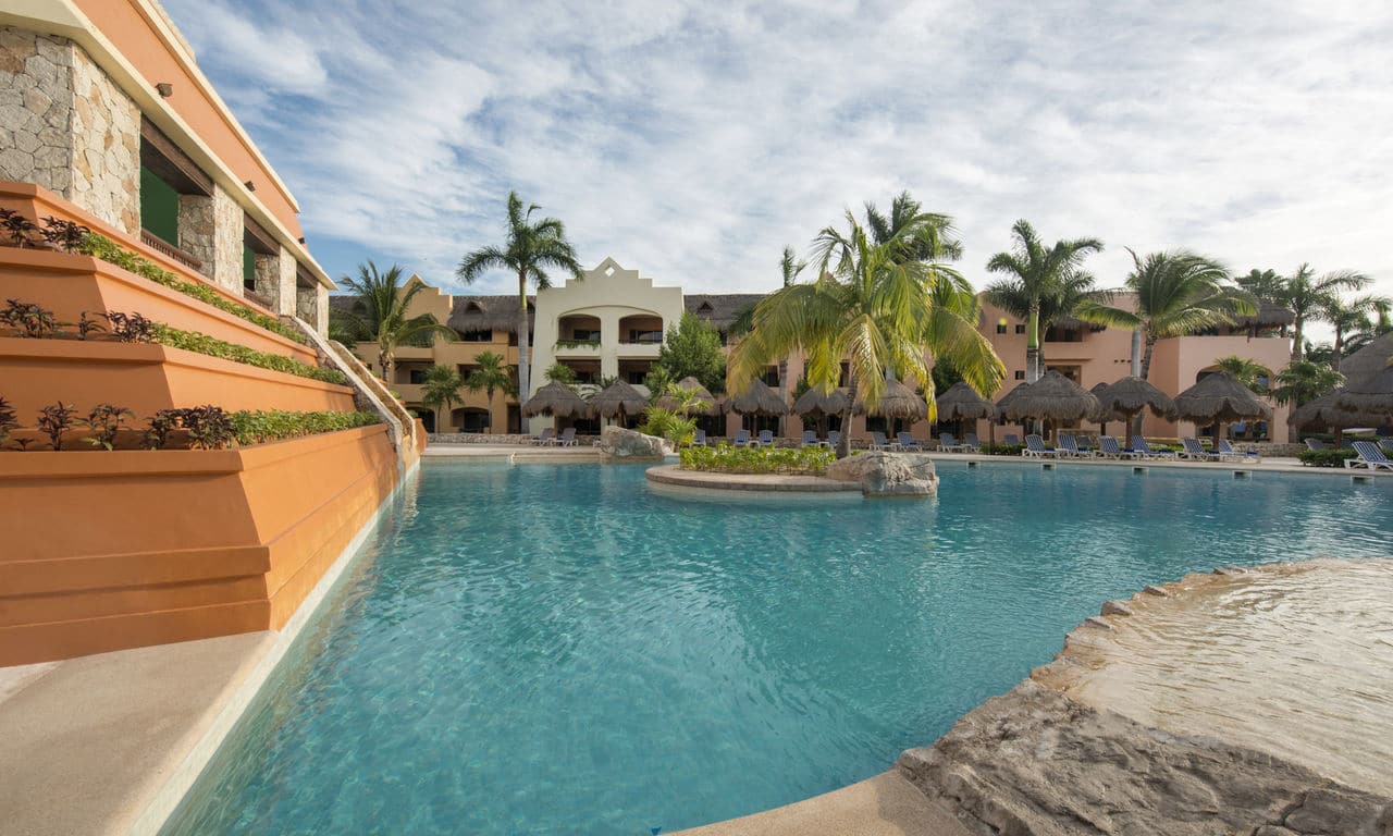 Hotel Paraiso Maya_PMY_SE_POOL_WAVE_D1602_004_low