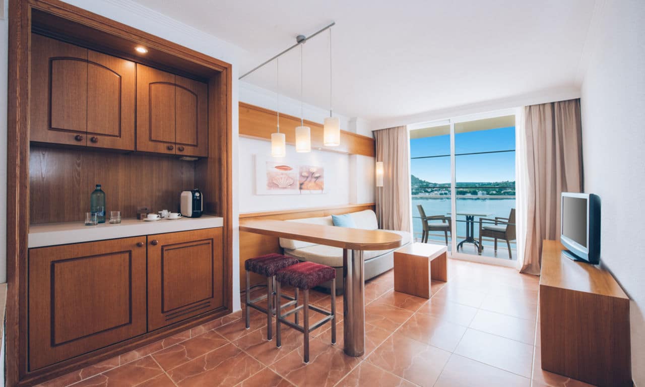Iberostar_Mallorca_Suites Hotel Jardin del Sol_JAR_IB_R SUITE_SUITE_D1809_004_low