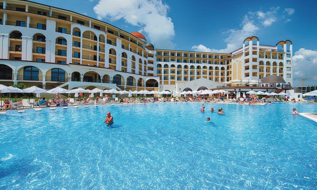 Alua Helios Bay
