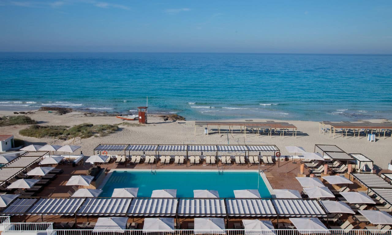 Formentera - Hotel Riu La Mola - Hotelansicht und Strand