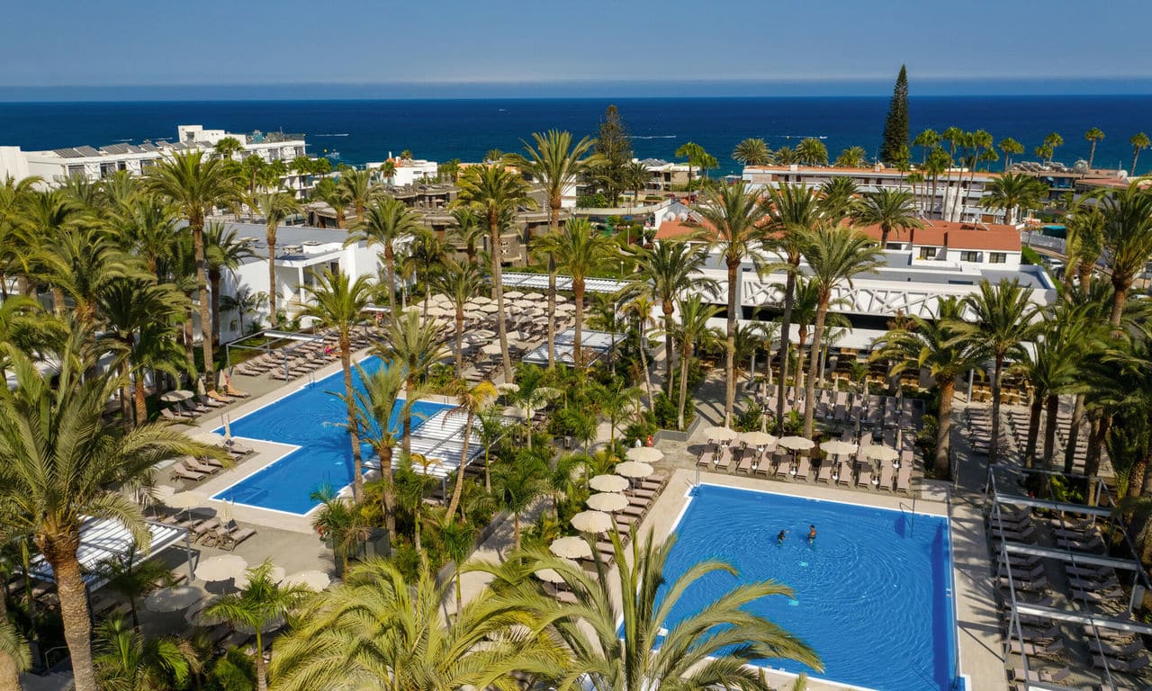 Gran Canaria - hotel Riu Palace Palmeras - swimming Pool und meerblick