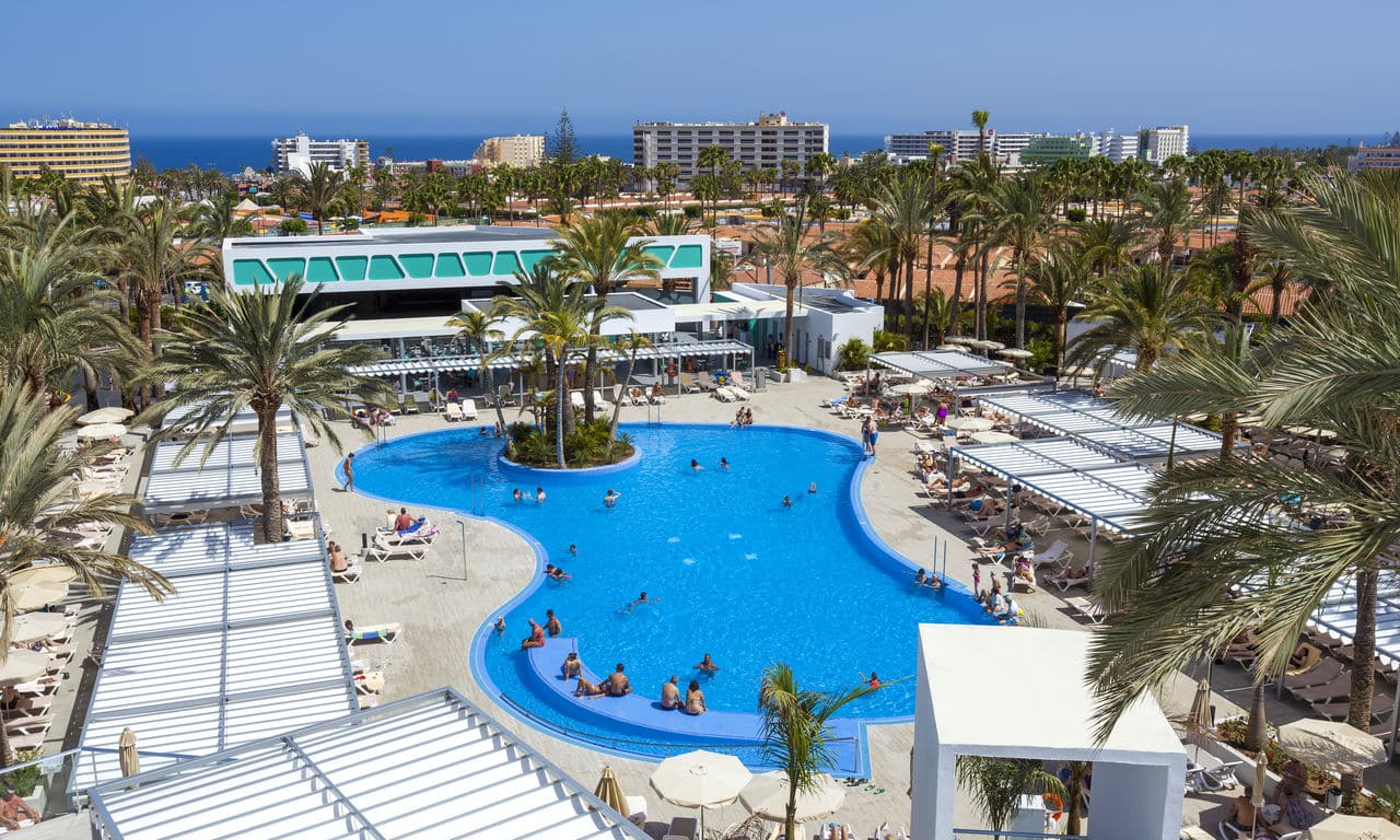 Gran Canaria - hotel Riu Papayas - swimming Pool und hotelansicht