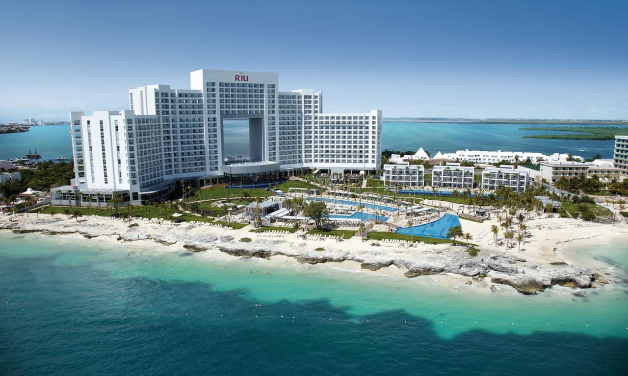 Mexiko cancun - hotel Riu Palace Peninsula - hotelanlage am sandstrand 02