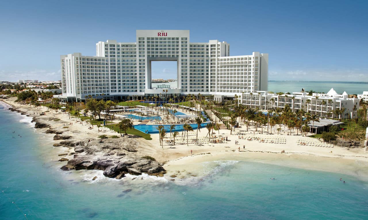 Mexiko cancun - hotel Riu Palace Peninsula - hotelanlage am sandstrand 03