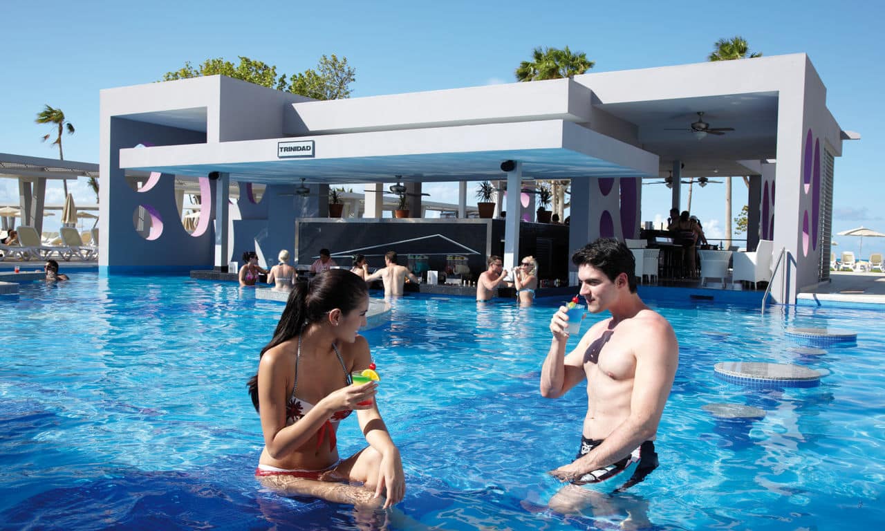 Mexiko cancun - hotel Riu Palace Peninsula - Poolside Swim Up Bar
