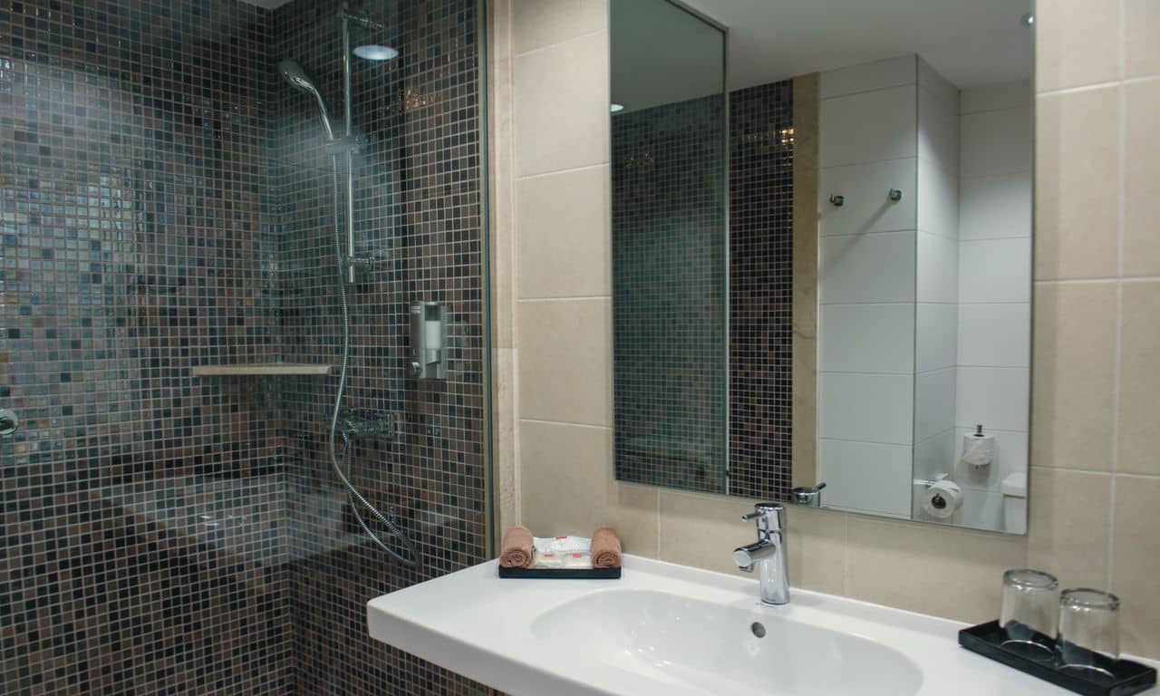 Mexiko Playa Del Carmen - hotel Riu Lupita - doppelzimmer bad
