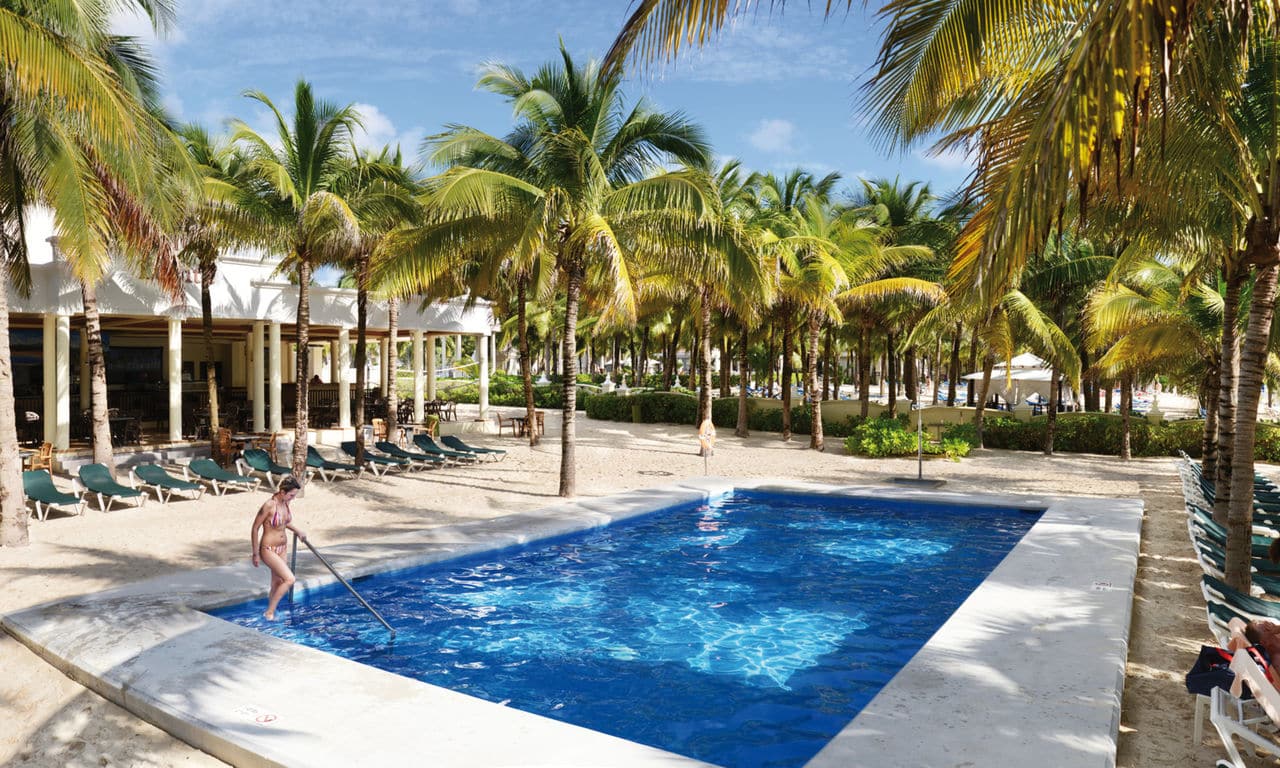 Mexiko Playa Del Carmen - hotel Riu Lupita - swimming pool am strand