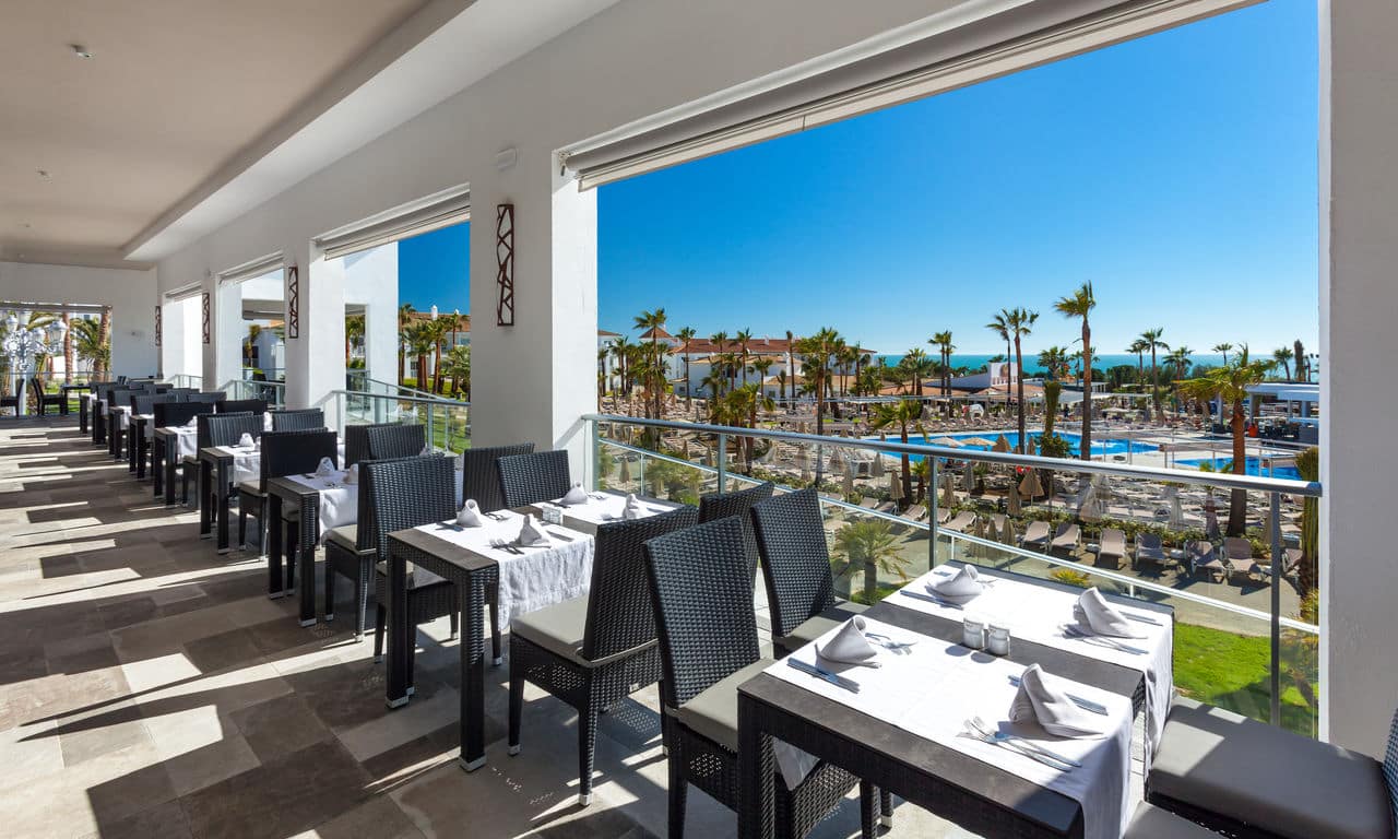 spanien Costa De La Luz - hotel Riu Chiclana - hauptrestaurant Terrasse