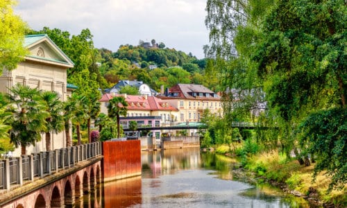 02021_hotels_in_bad kissingen urlaub_in_bad kissingen Fluss Saale kurzreise kurztrip deutschland staedtereise