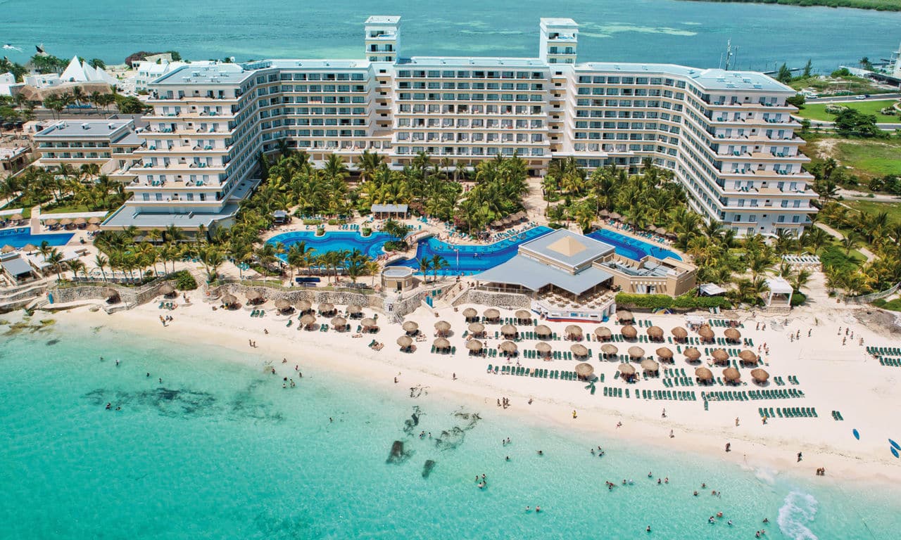 mexiko cancun hotel riu caribe hotelansicht strand