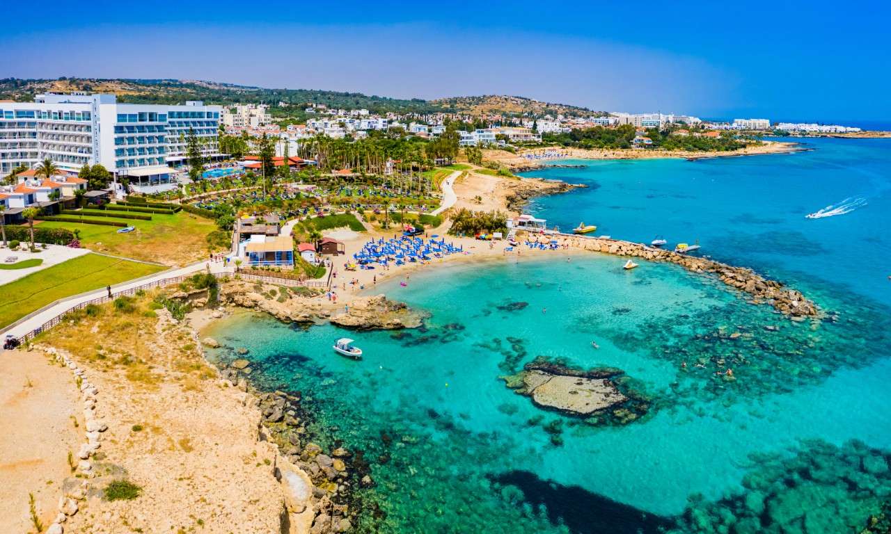Amavi, MadeForTwo Hotels